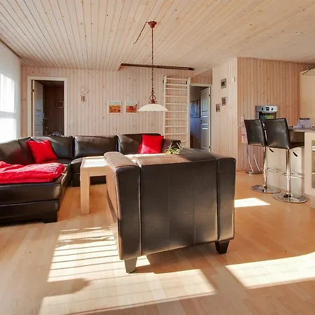 Two-bedroom Holiday In * Hals